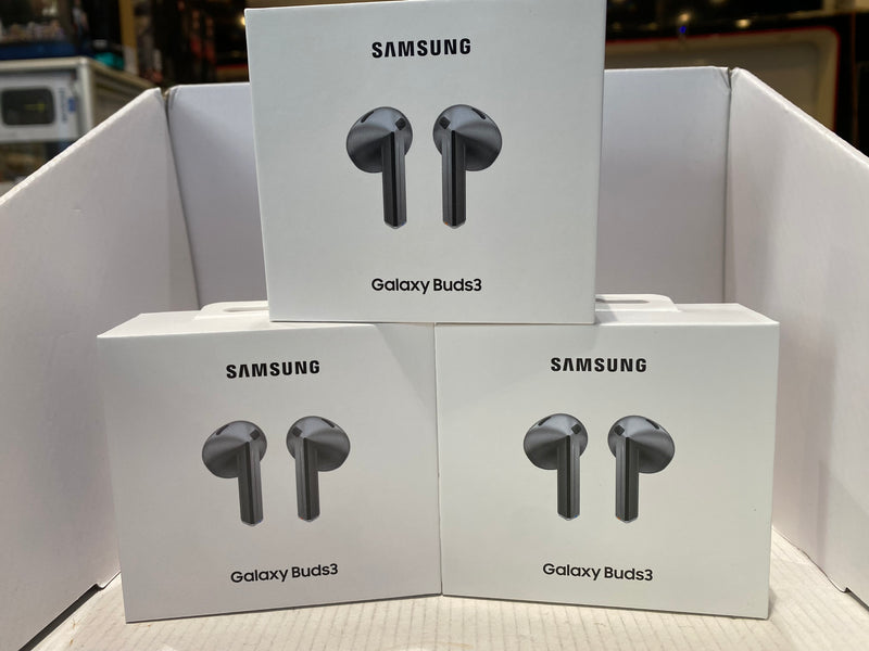 Samsung Galaxy Buds3 Silver Active Noise Cancelling Earbuds