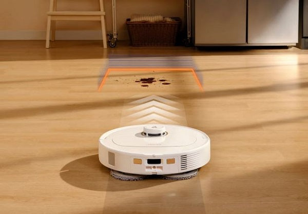 Roborock Qrevo MaxV Robot Vacuum Cleaner White