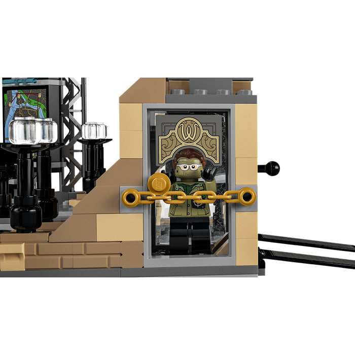 LEGO DC Comics Super Heroes 76183 Batcave The Riddler Face-off